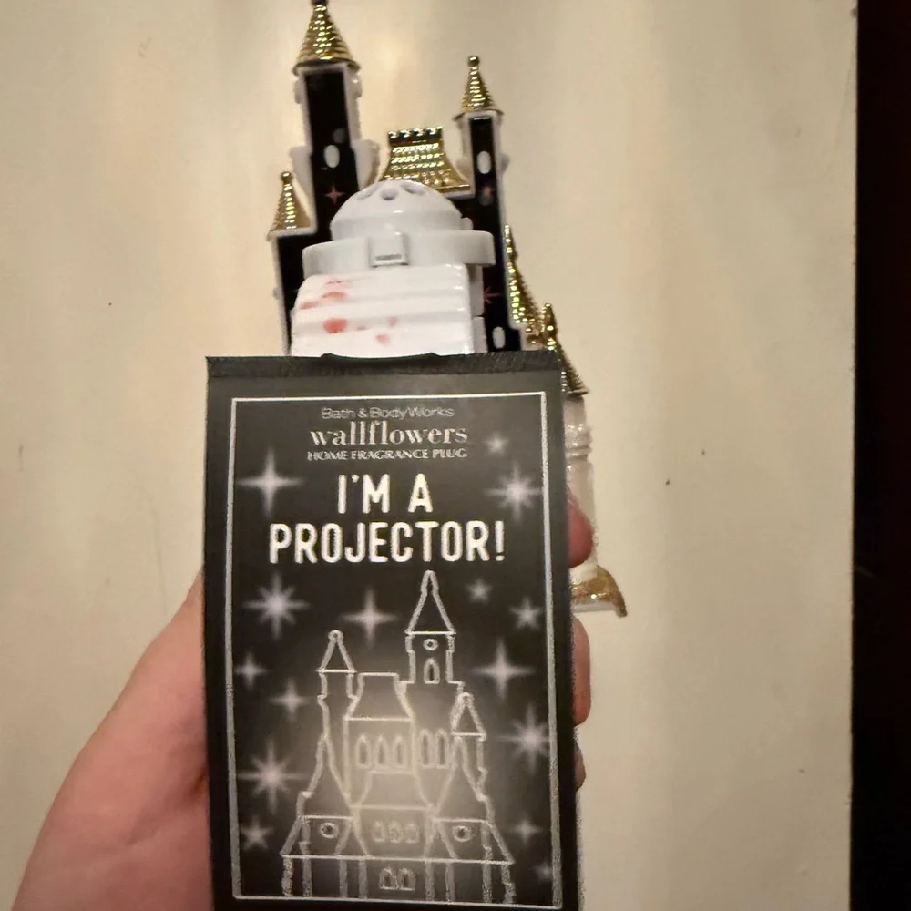 Disney Princess Castle Projector - Bath & Body Works Limited Edition - New! 🏰 ⭐️ - Picture 3 of 3